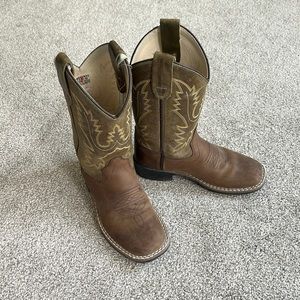 Cody James boys boots Sz 13.0-D
